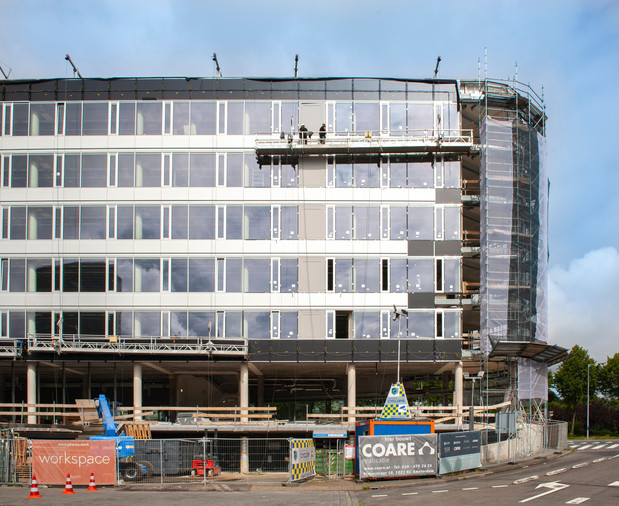 Pharos, Hoofddorp