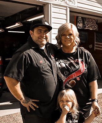 Family photo of Mike Loy and his family. 