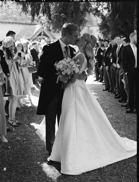 Elmore Court, wedding, South West weddings, buttonhole, florist, styling, colourful, bouquet, candles, runners, wedding stylist, wedding inspiration, bride, groom, wedding season, local florist, local stylist, prop hire, rose, fairy light, long tables, round tables, linen, Cotswold florist, bows, spring wedding, summer wedding, buttonholes, modern, wedding 2025, wedding 2026, white wedding, monochrome, spring wedding, summer wedding, autumn wedding, winter wedding, table arrangements.
