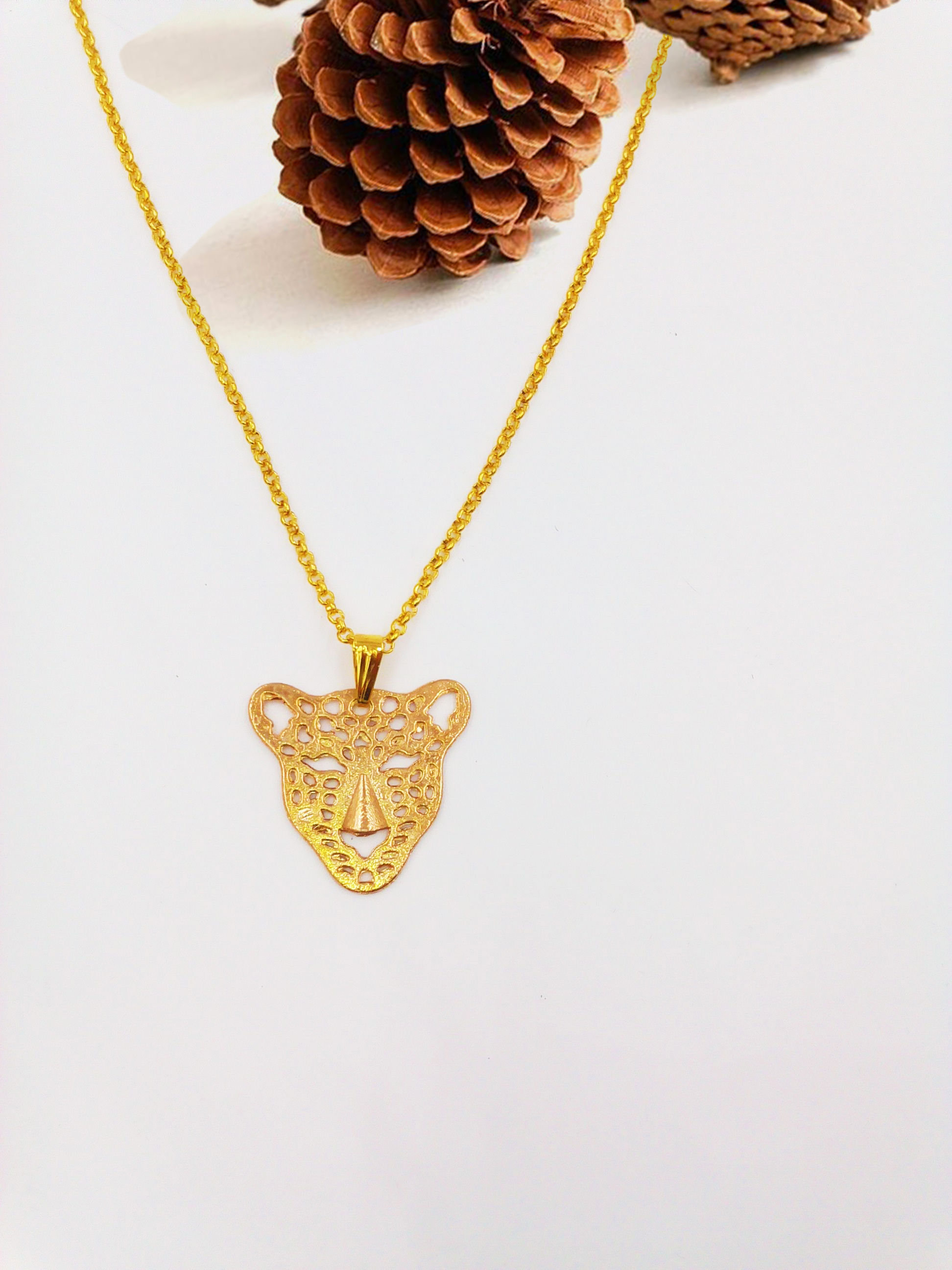 Women's chic tiger pendant 18k gold necklace
