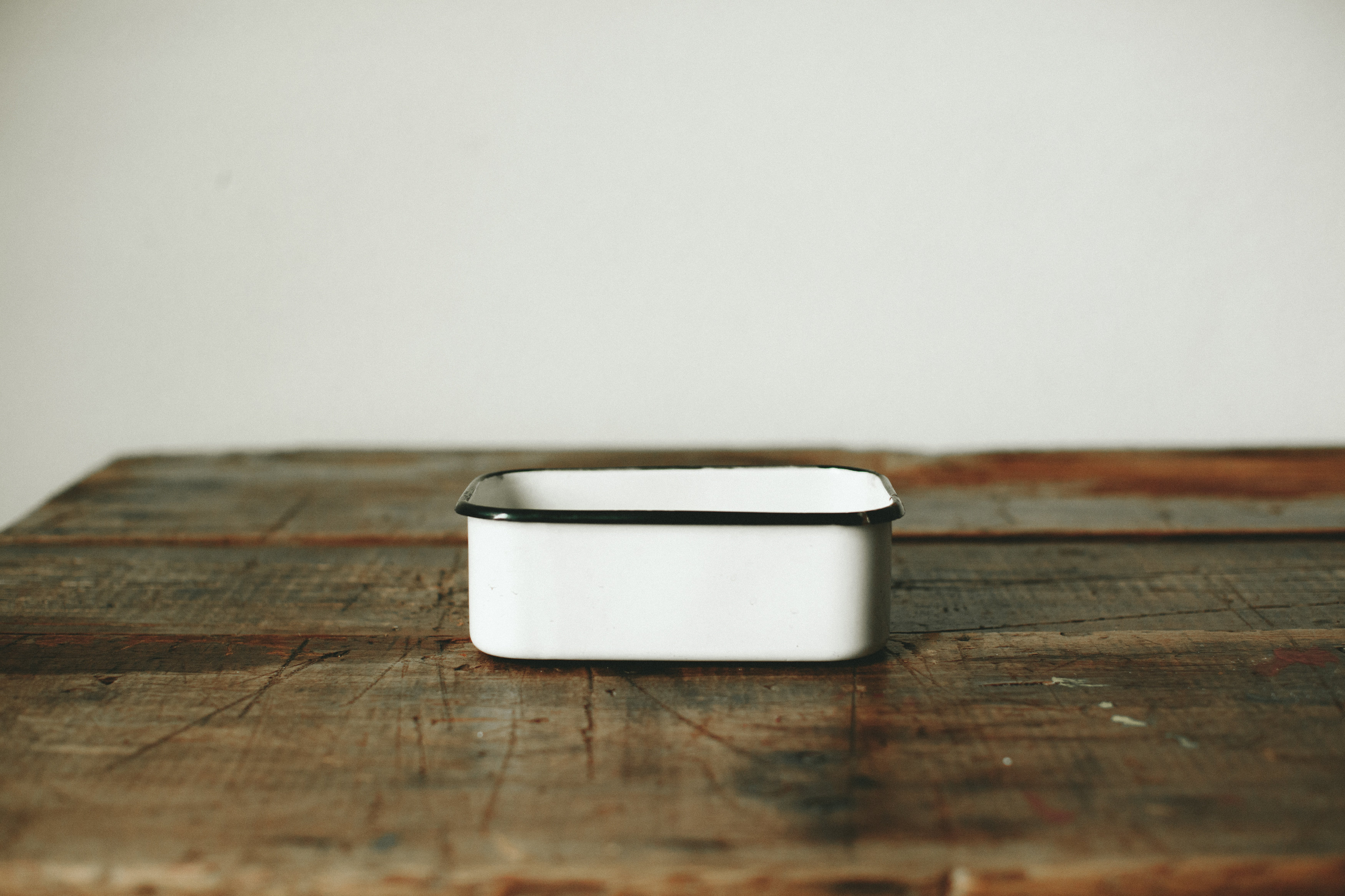 ENAMEL TIN