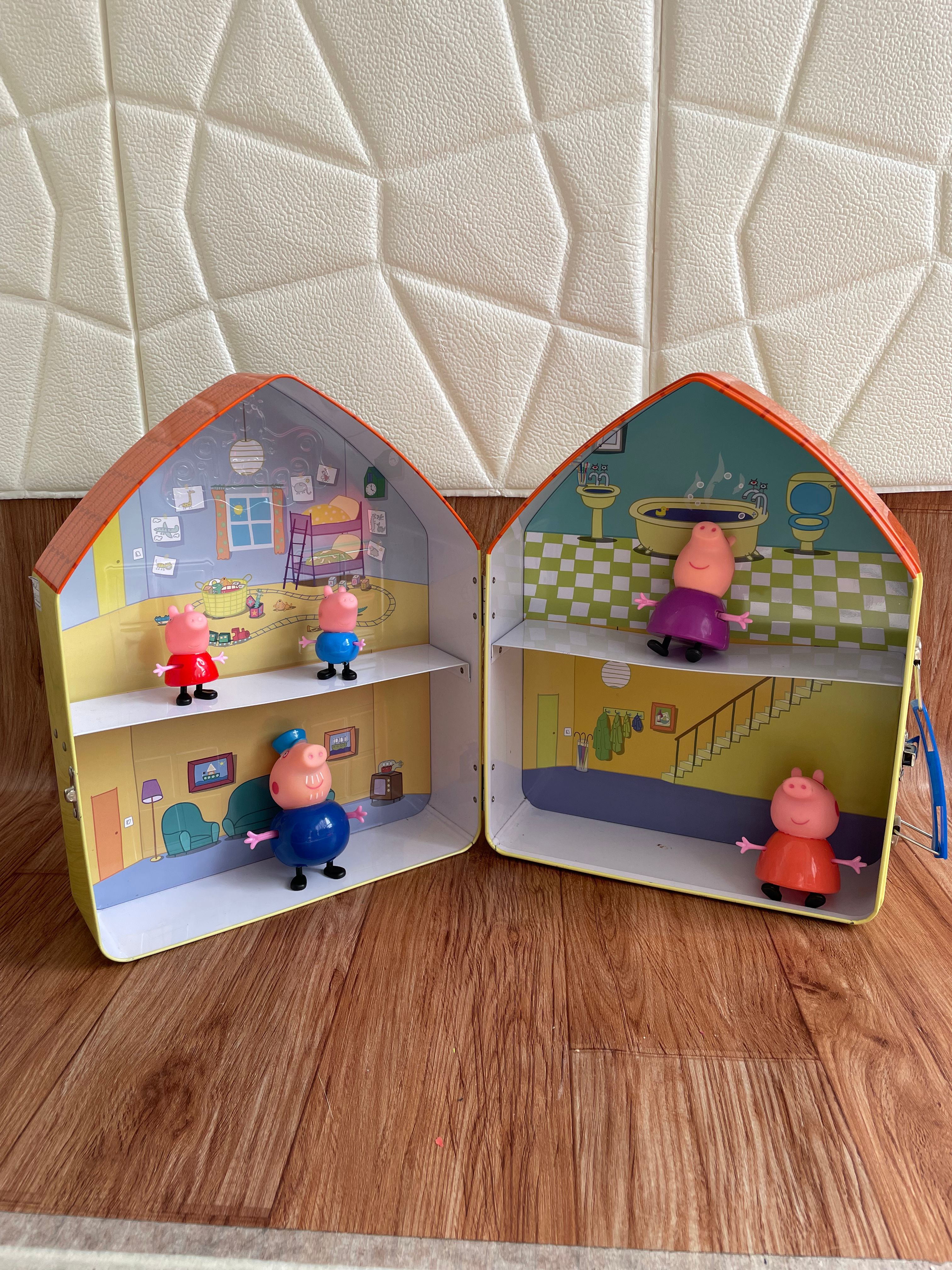 Casa de Peppa Pig incluye 5 personajes