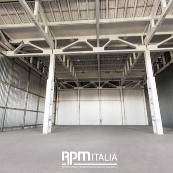 Pavimentazione in resina per capannoni con RPM Italia, esperti della posa in opera di impermeabilizzazioni