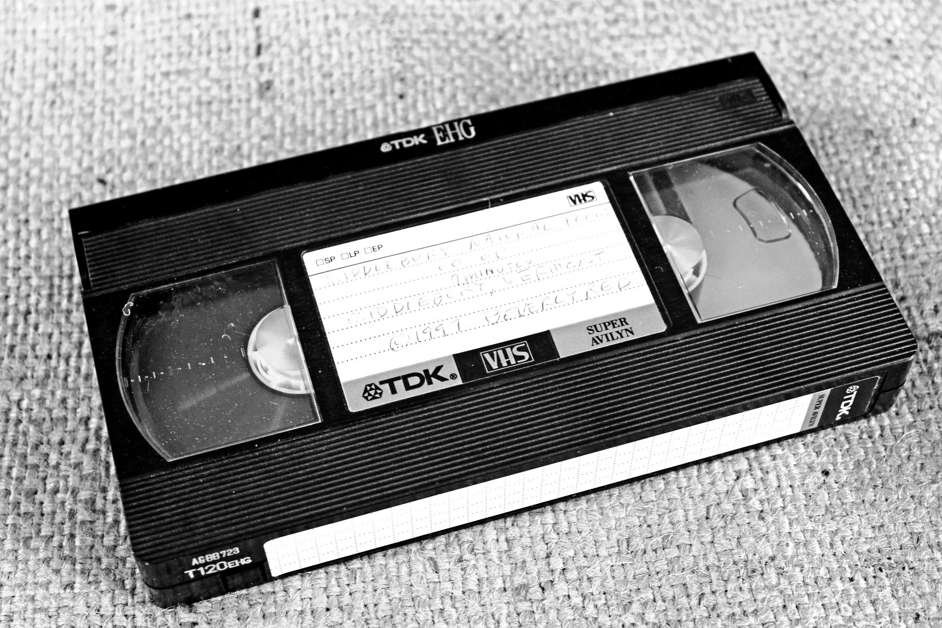 VHS/mini DV/8mm video tape to digital media