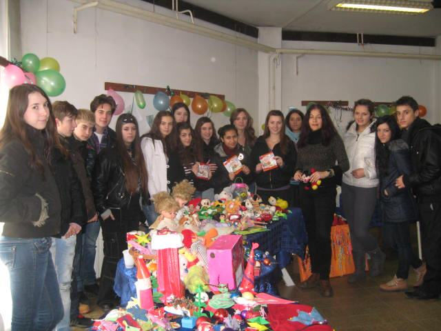 541696_477108088998315_2119495890_n