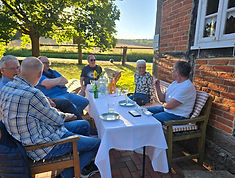 im Schatten des Backhauses