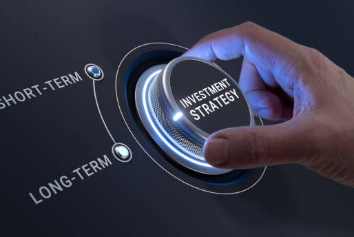 How to Choose Between Growth and Value Stocks