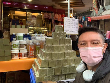 法國馬賽皂絲成份比較2.5公斤的純橄欖油馬賽皂和300公克純橄欖油馬賽皂成份，完全一樣嗎？
