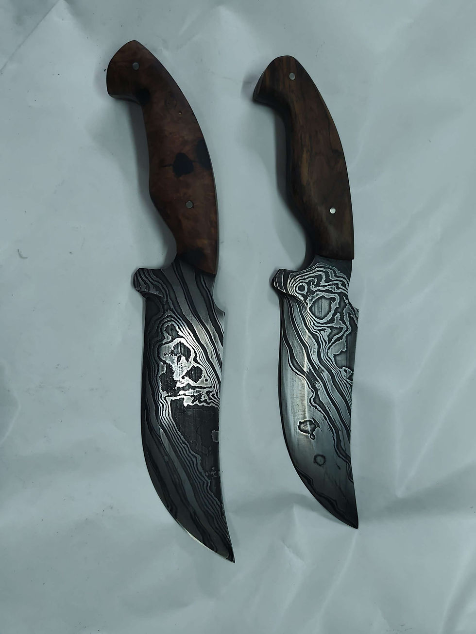Miniatura: Cuchillo táctico torcionado de damasco