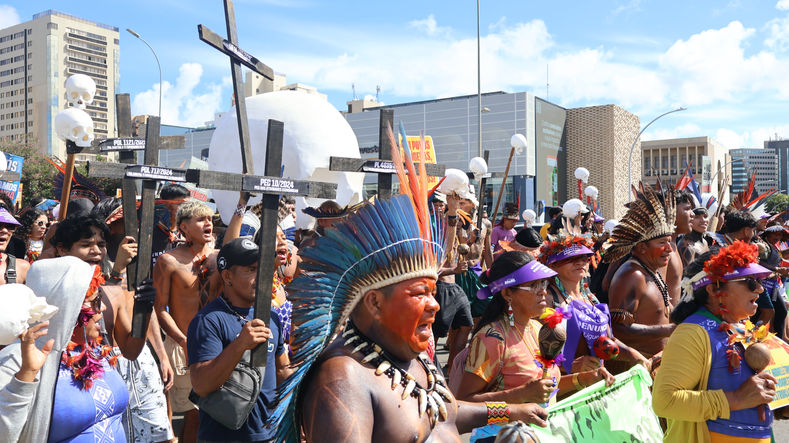 Acampamento Terra Livre 2026 mobiliza povos indígenas em Brasília e reforça luta por demarcação e proteção dos territórios
