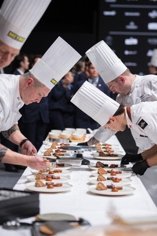 Team Canada finalizing the plating