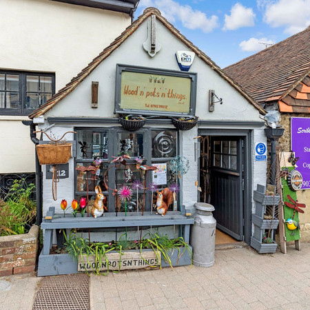Woodnpotsnthings retail shop, Storrington