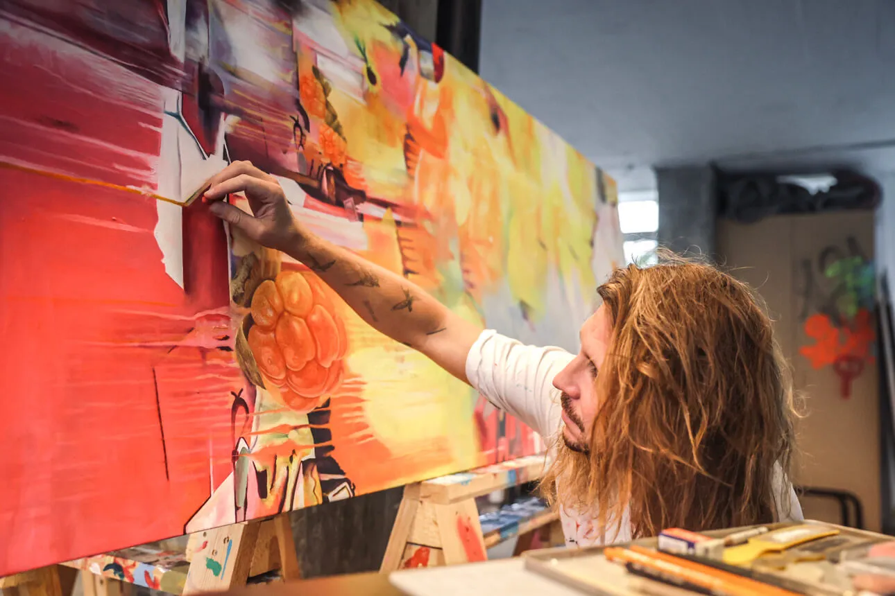 Robyn_Ward_bio_picture_art_plugged.jpg-2.webp