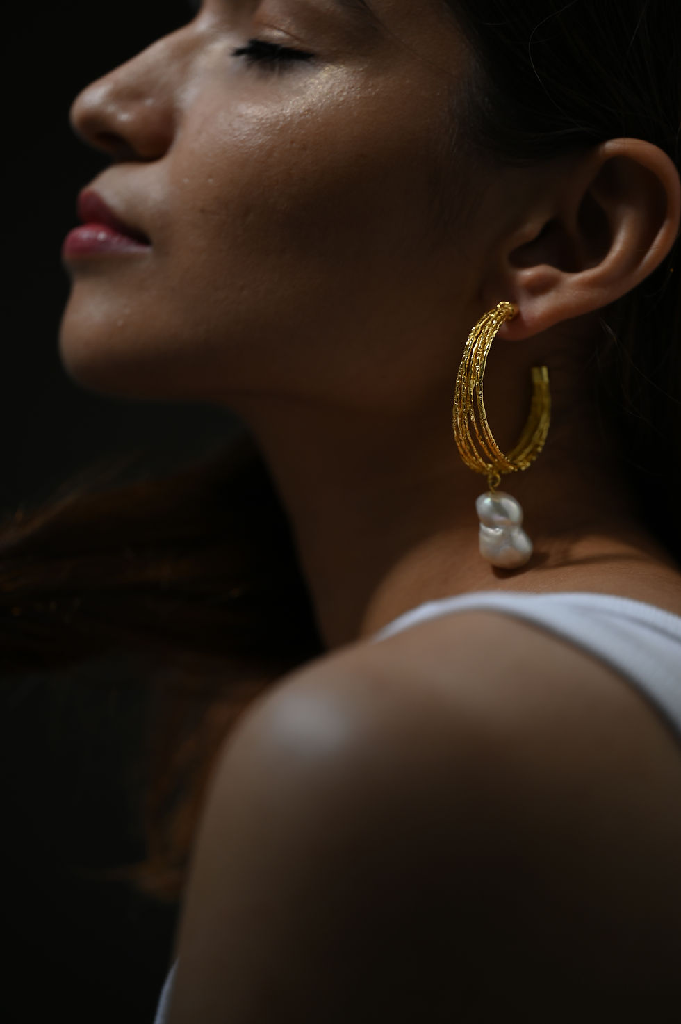 Thumbnail: Stylish wired design hoop earrings with a modern, layered design — a trendy statement accessory - luxury statement accessory