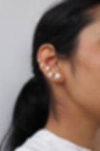 Thumbnail: Statement earrings with bold line and pearls – a top jewelry trend of the season