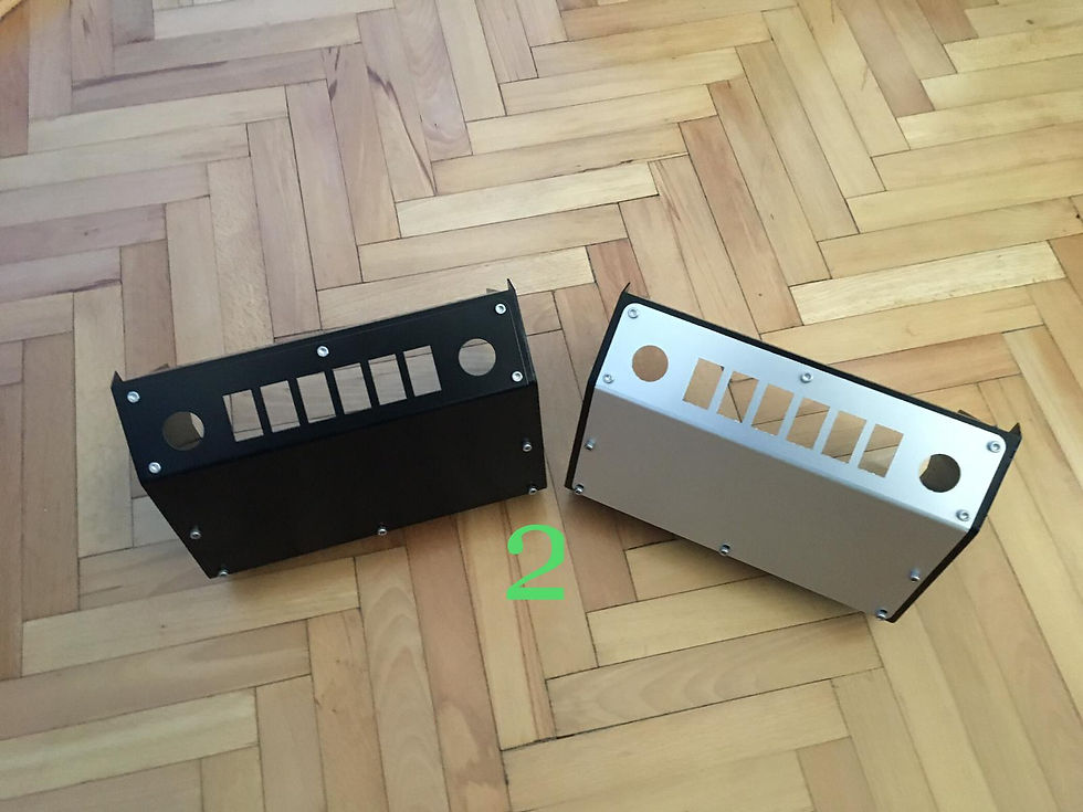 Küçük resim: Land Rover Defender Dash Console (Model 2)