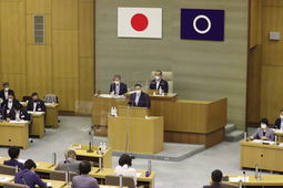 市議会で総括質問を行いました