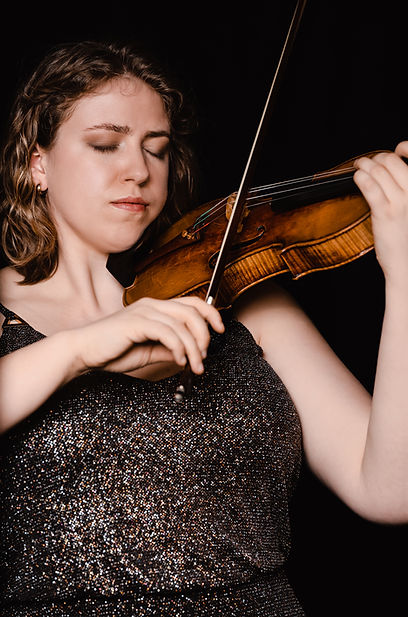 Laurel Gagnon, violin