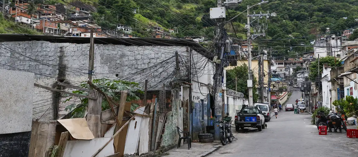 Dois em cada três habitantes de favela moram em vias sem árvores