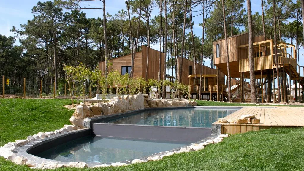 bukubaki-eco-surf-resort-gallerybukubaki.webp