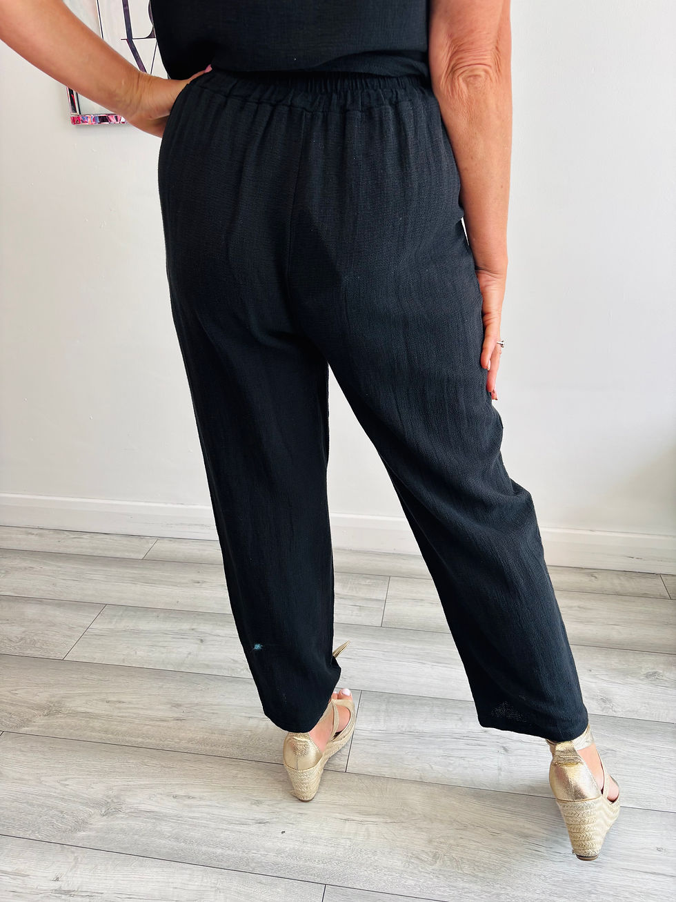 Thumbnail: The Coastal Linen Blend Wide Button Trousers - Black