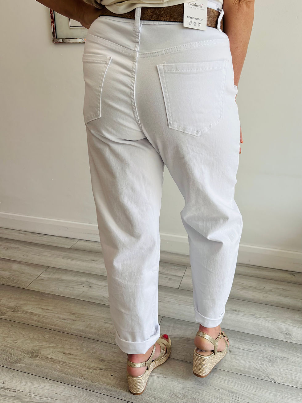 Thumbnail: Balloon Belted Jeans - White