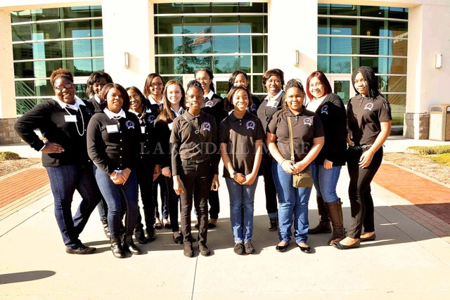 2014 college round up student volunteers 1.jpeg