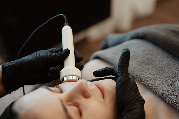 Ultraschallbehandlung im Gesicht