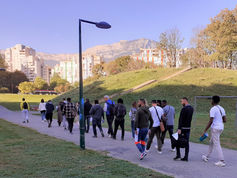 Action de recrutement « en marchant » le 11 octobre 2023.