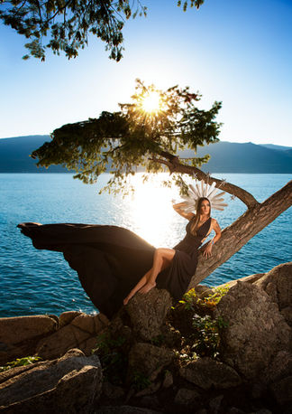 Star crown flowing dress lake Okanagan goddess photo