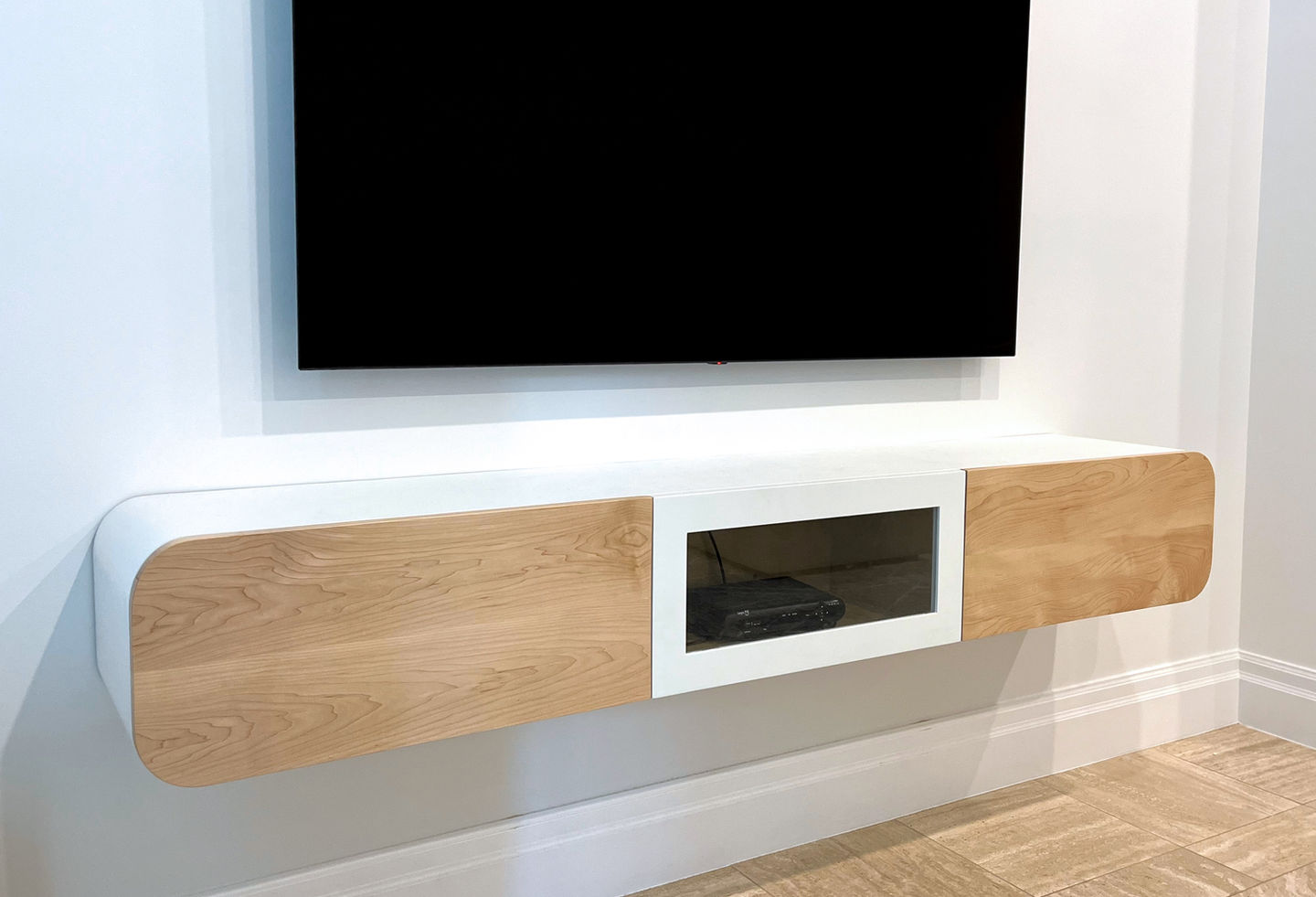 PinnacleLR_TVconsole01