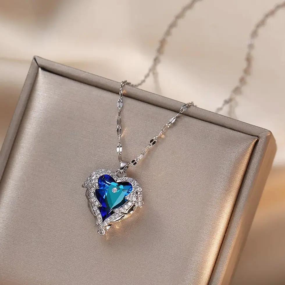 Thumbnail: Fashionable and Luxurious Peach Heart Pearl Oyster Necklace, Personalized and Ve