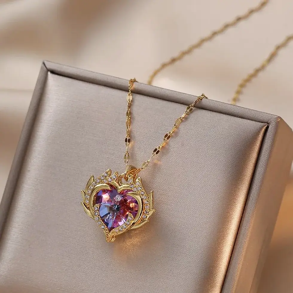 Thumbnail: Fashionable and Luxurious Peach Heart Pearl Oyster Necklace, Personalized and Ve