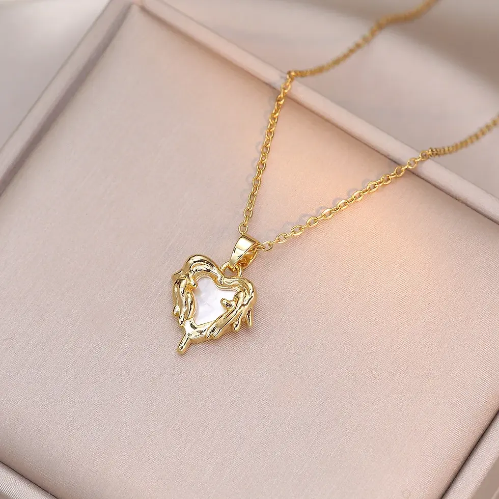 Thumbnail: Fashionable and Luxurious Peach Heart Pearl Oyster Necklace, Personalized and Ve