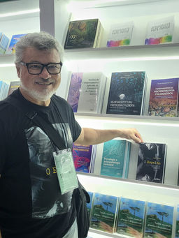 João Lister na Bienal do Livro no Rio de Janeiro em 2025