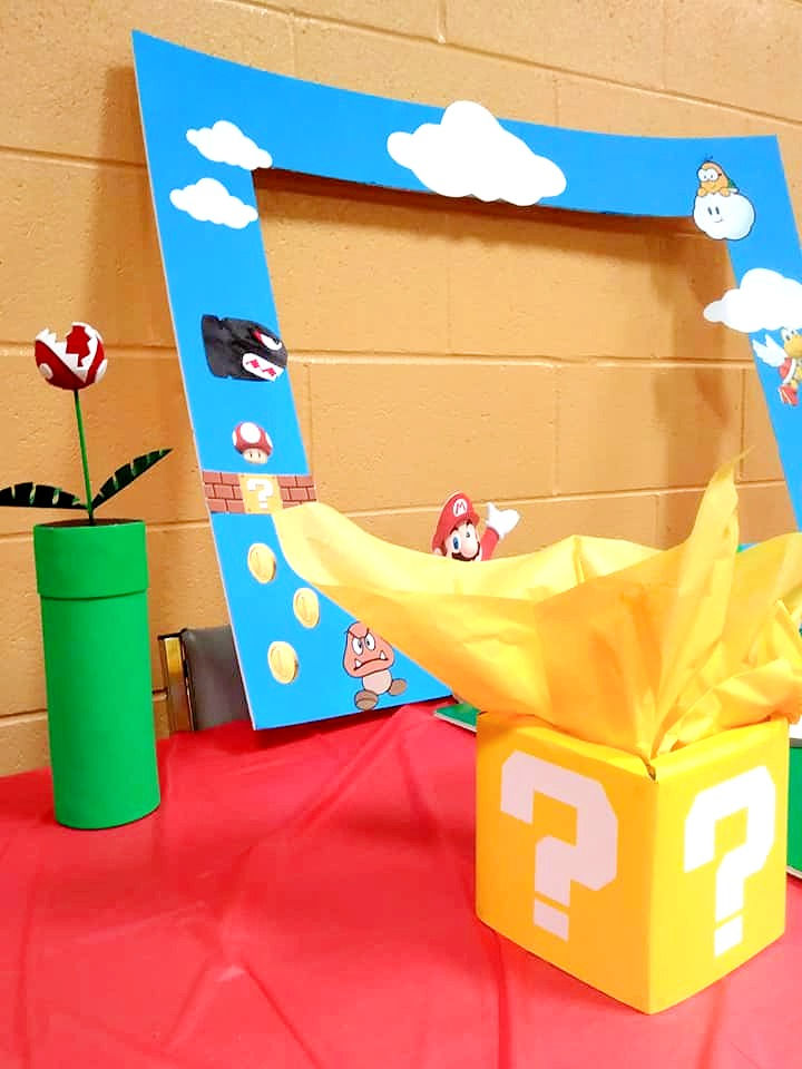 Thumbnail: Birthday Party Centerpiece