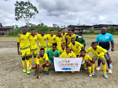 Equipo de futbol de docentes colegio.jpeg
