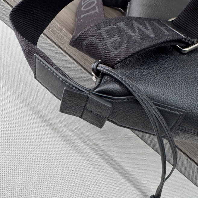 섬네일: 스몰 큐비 크로스백 블랙