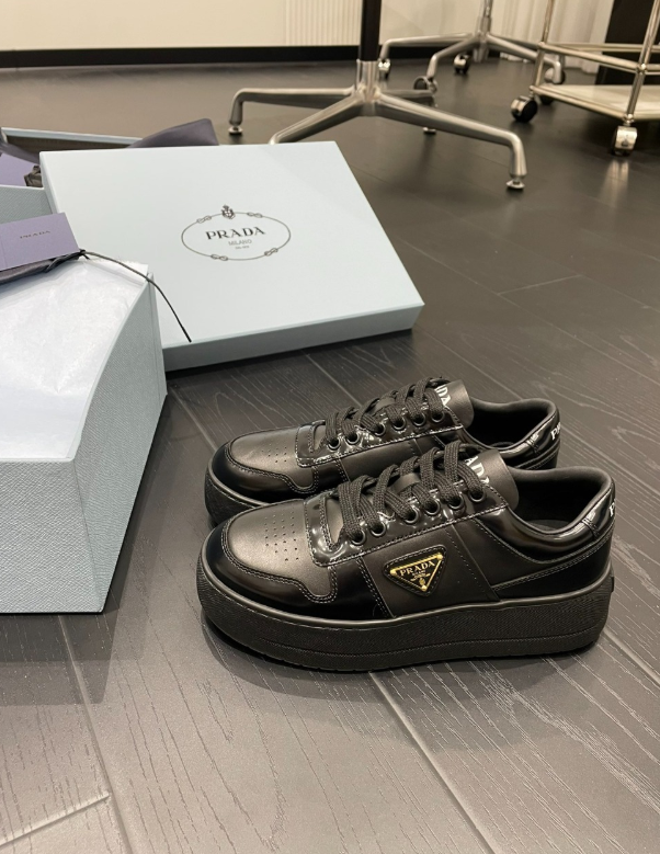 섬네일: 다운타운 볼드 레더 스니커즈 1E792M