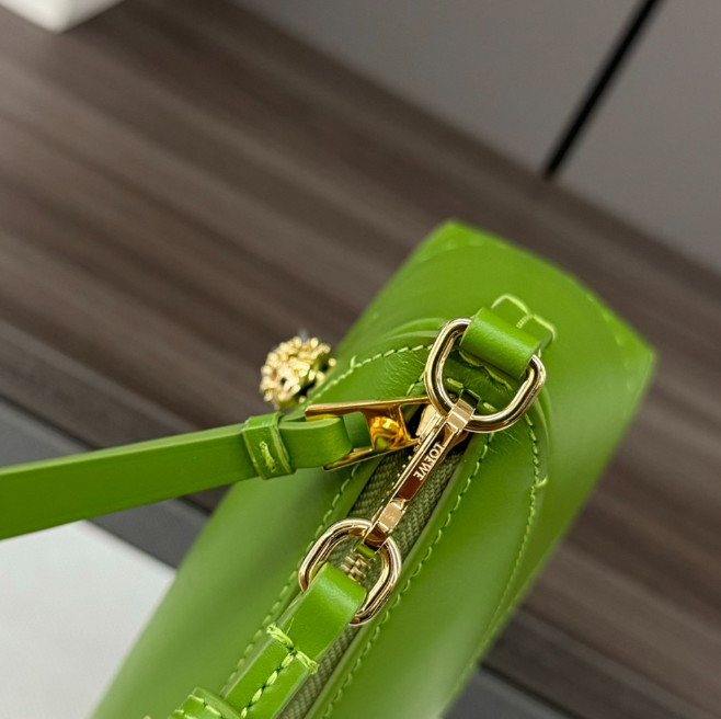 섬네일: 퍼즐백 크로스