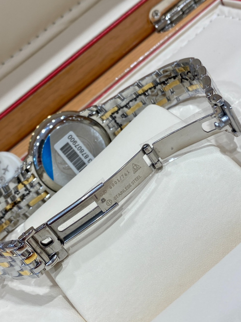 섬네일: 드 빌 프레스티지 32.7