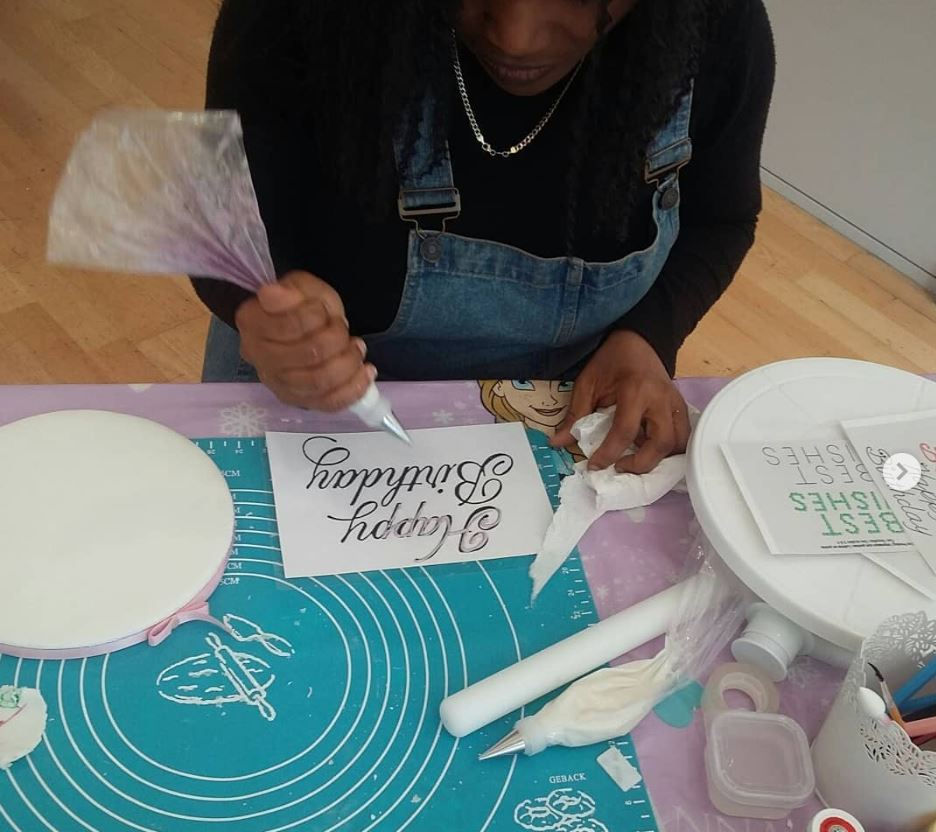 cake decorating class