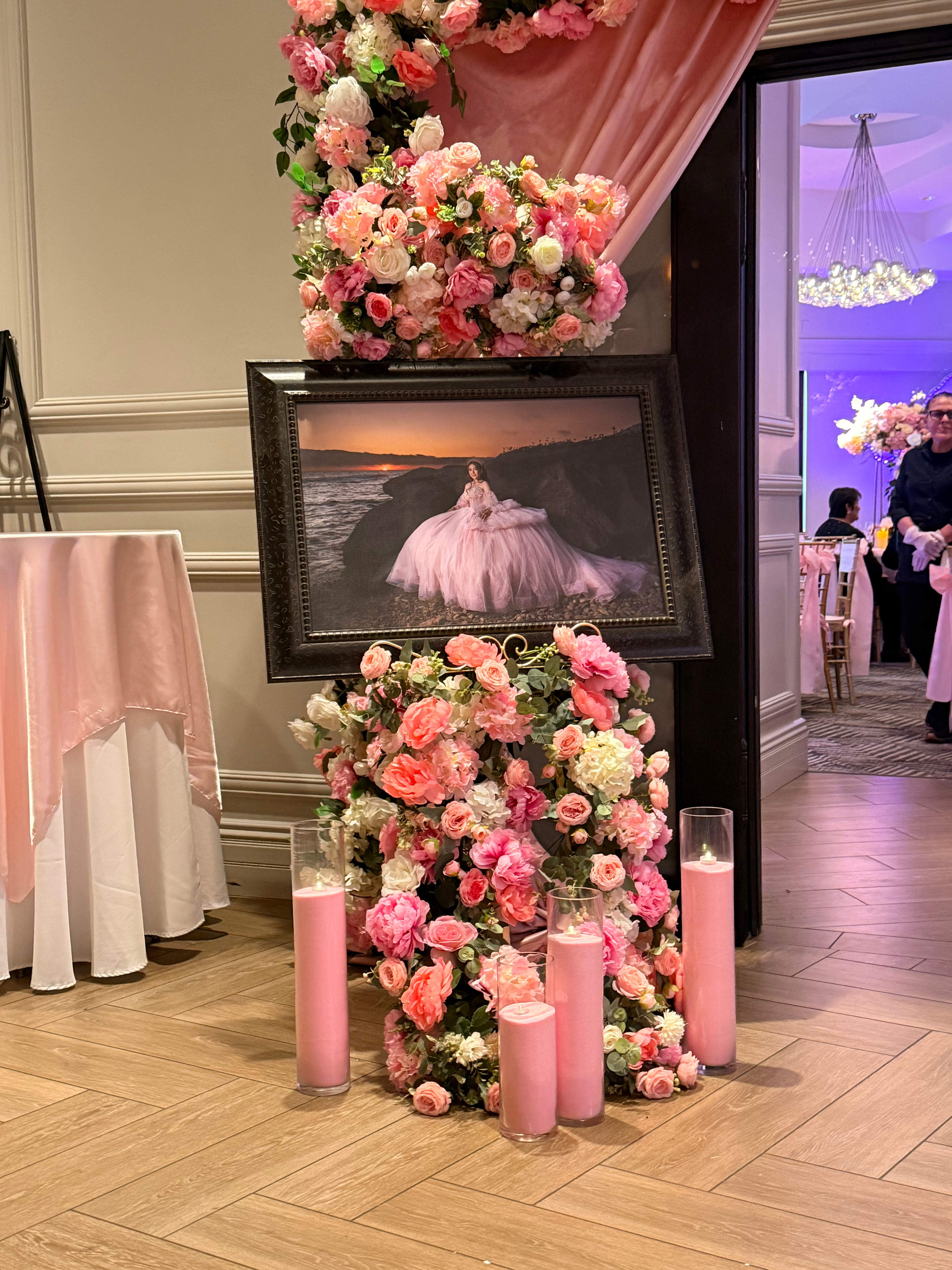 Photo easel  decoration ( any color ) artificial flower