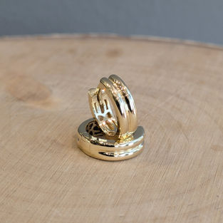 14kt Yellow Gold Polished Grooved Huggie Hoop Earrings