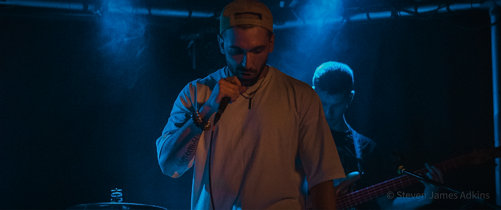 Artist singing live on the stage
