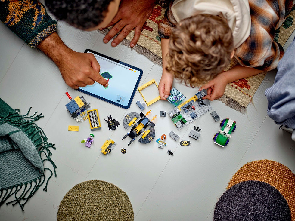 Thumbnail: 76272 - LEGO Super Heroes - A Batcaverna™ com Batman™, Batgirl™ e Coringa™"