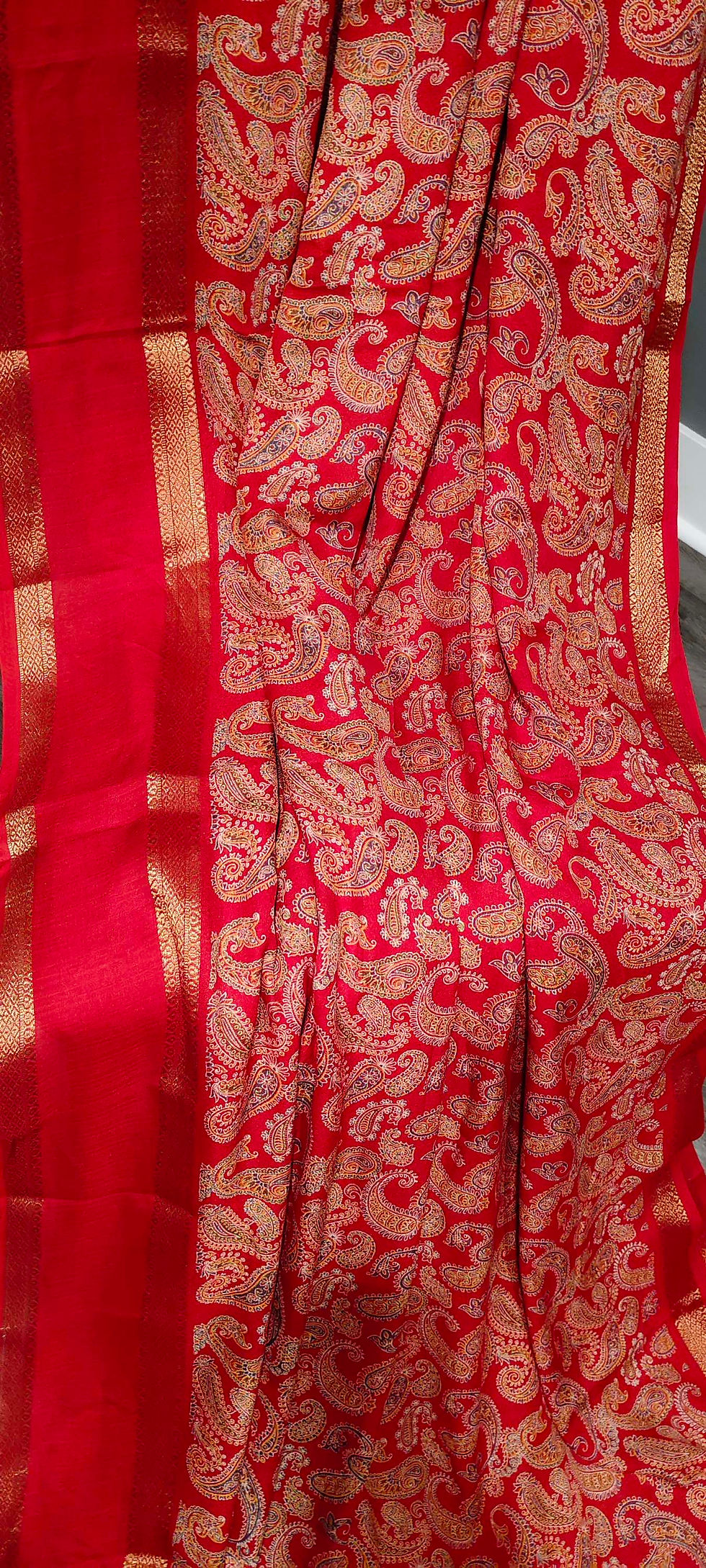 Thumbnail: Semi crepe sarees with paisley print 