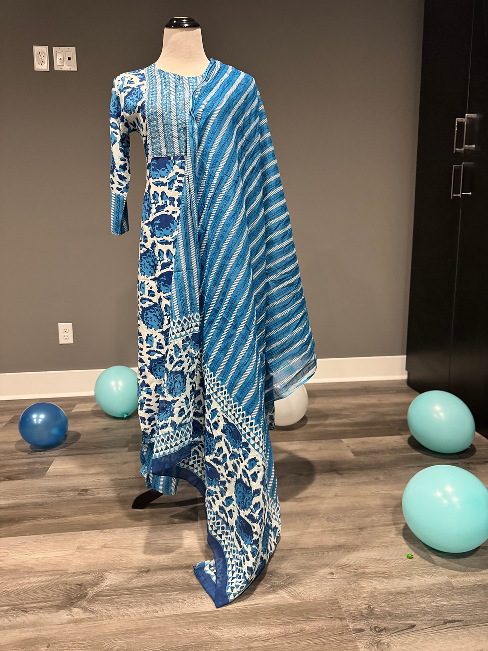Thumbnail: Blue and white kurti set 