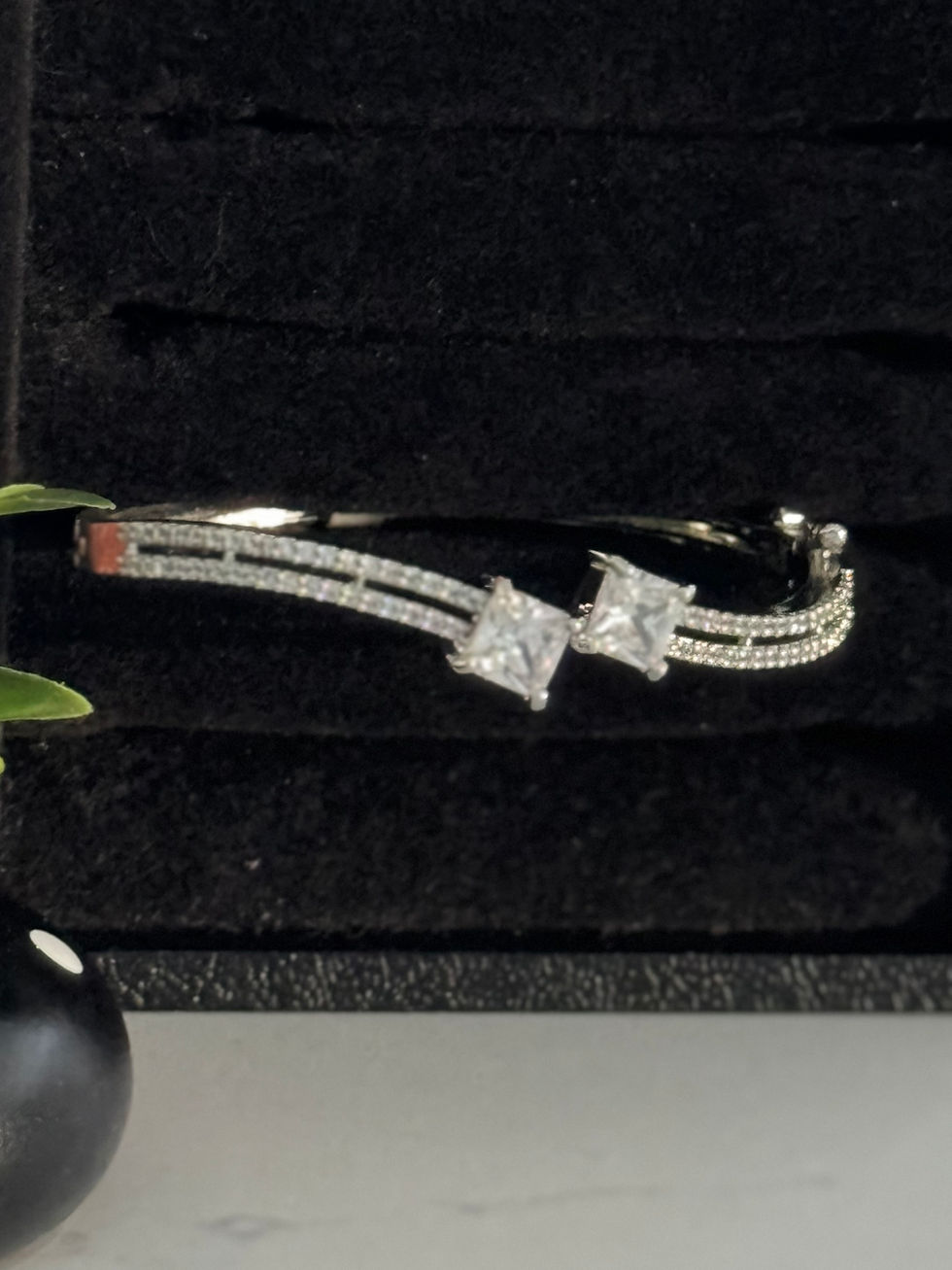 Thumbnail: White rhodium polished bracelet 