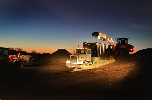 Landscaping Supplies, potting soil, garden dirt, wholesale compost, Horse manure disposal located in Pilot Point, TX.